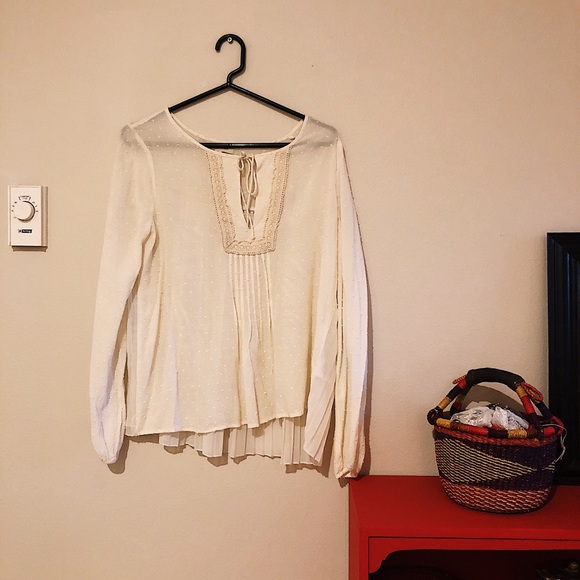 White Blouse - Picture 2 of 3